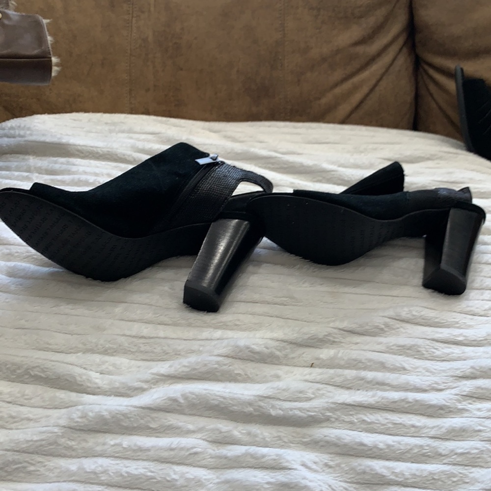 Shoes - Picture 8 of 8